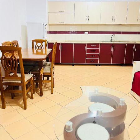 Leonard Apartment Tirana Buitenkant foto