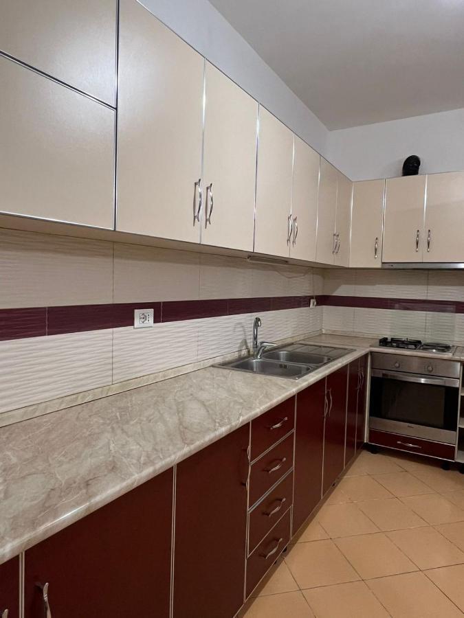 Leonard Apartment Tirana Buitenkant foto