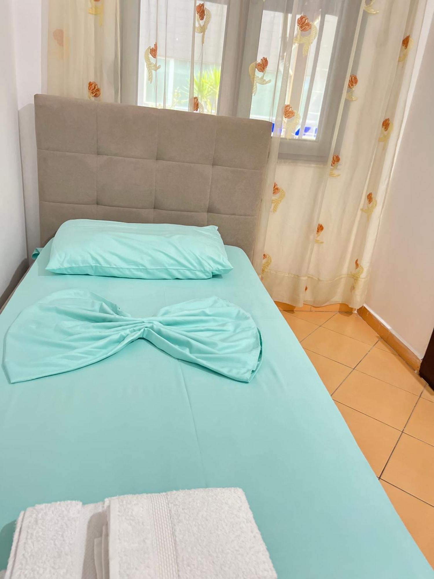 Leonard Apartment Tirana Buitenkant foto